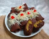 Foto langkah ke 6 dari resep Dadar Gulung Pisang Vla Coklat.