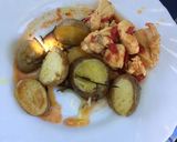 Foto del paso 3 de la receta: Cachelos al horno y pollo con pimientos de piquillo