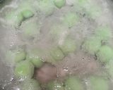 Foto langkah ke 5 dari resep Klepon Ketan Gula Merah.