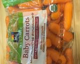 A picture of step 1 of Gold Beet & Carrot Smoothie.