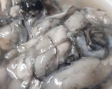 Hình bước làm 1 của món Canh hàu nấu cải chua