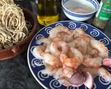 Foto del paso 1 de la receta: Noodles con gambones al ajillo...bueno, bonito y barato