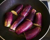 Foto langkah ke 1 dari resep Semur Terong Ungu.