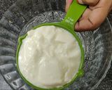 A picture of step 6 of Layered mango lassi.