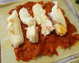 Foto del paso 3 de la receta: Enrejado de hojaldre de sobrasada y Reblochon con miel y piñones