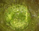 Foto del paso 2 de la receta: Tempero Caseiro Verde  com Talos de Salsa- Condimento Casero de Hierbas Verdes