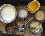 A picture of step 1 of Gur ke Chawal Rabdi Sang.
