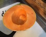 Une image de l'étape 1 de Melon aux deux jambons,mozzarella di buffala et basilic.