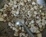 A picture of step 2 of Dryfruits panjiri.