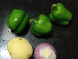 सिमला बटाटा भाजी (shimla batata bhaji recipe in marathi)