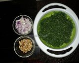 A picture of step 1 of Sauteed Sukuma Wiki with Toasted Cashew Nuts.