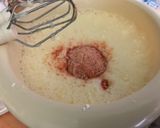 Une image de l'étape 5 de Flan aux pommes, pralines roses et lait fermenté.