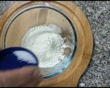 A picture of step 1 of Egg paratha.