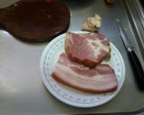 Foto del paso 1 de la receta: Ñoquis con salsa de bondiola ahumada, panceta, cebolla, morrón, ajo caramizado y tomate.