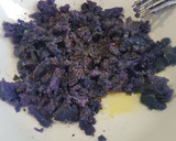 Foto del paso 2 de la receta: Lomo de merluza con costra de queso y patata morada