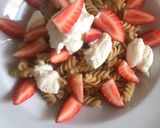 Foto del paso 4 de la receta: Macarrones con queso y fresas