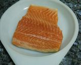 Foto del paso 4 de la receta Salmón al horno con pesto y verduras