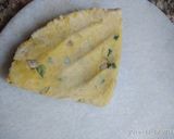 A picture of step 5 of Leftover daal paratha.