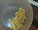Foto del paso 2 de la receta: Filetes con papas fritas aromatizadas y ensalada