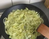 Gyors, hagymás - dinsztelt csirkemáj recept fázis 3 fotója