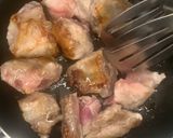 Hình bước làm 2 của món Sườn Xào Chua Ngọt