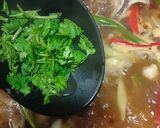 Gambar langkah 5 resipi Tom Saap/ Sup Tulang Ala Siam.