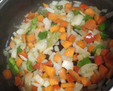 Foto del paso 1 de la receta: Guisado de pollo