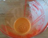 Foto del passaggio 1 della ricetta Acqua di pomodoro pachino con alici e mozzarella di bufala