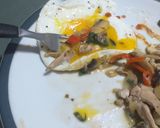 Foto del paso 4 de la receta: Tiritas de pata y muslo al wok