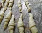 Foto del paso 4 de la receta: Medialunas de manteca🥐🥐😋