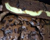 Foto langkah ke 8 dari resep Chocolate Marble Cheesecake.