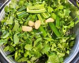 A picture of step 1 of Green Chutney (Coriander Mint Chutney) !!.