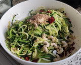 Foto del paso 5 de la receta: Espaguetis de calabacín con salsa de aguacate y ricotta