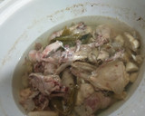 Foto langkah ke 4 dari resep Kaldu Ayam Kampung (Slow Cooker).