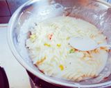 A picture of step 2 of White sauce pasta.