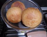 Foto langkah ke 5 dari resep Wadai Untuk untuk, khas Banjar (Roti Goreng).