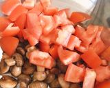 Hình bước làm 3 của món 💚 Salad Nui Ống, Nấm, Cà Chua, Olive & Fêta Healthy (Vegetarian)