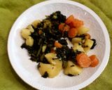 Foto del paso 3 de la receta: Sofrito de kale, patata y zanahoria