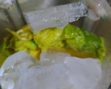 Foto langkah ke 1 dari resep Avocado Juice.