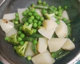 A picture of step 1 of Veg kurma.