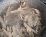 Foto langkah ke 1 dari resep Sop Ceker Nenek.