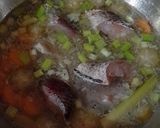Foto langkah ke 4 dari resep Sup Belimbing Ikan Gabus.
