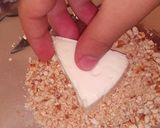 Une image de l'étape 1 de Fromage pané au bretzel.