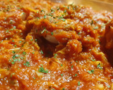 Foto del paso 6 de la receta: Huevos con salsa de tomate y atún