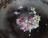 Foto langkah ke 2 dari resep Tumis Wortel Telur Sederhana.