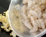 Foto langkah ke 2 dari resep Udang Sosis Saos Tomat.