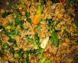 Foto langkah ke 5 dari resep Oncom goreng kemangi setan.