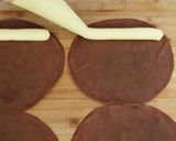 Foto langkah ke 7 dari resep Dadar Gulung Cokelat Isi Vla Devina Hermawan.