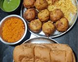A picture of step 5 of Street Style Vadapav.