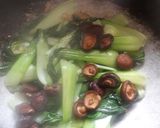 Hình bước làm 3 của món Cải chíp xào nấm